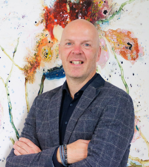  R.J.M. (Rob) van Overbeek
